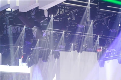 Osvětlení DLW svítí na výstavě Guangzhou Prolight + Sound 2025